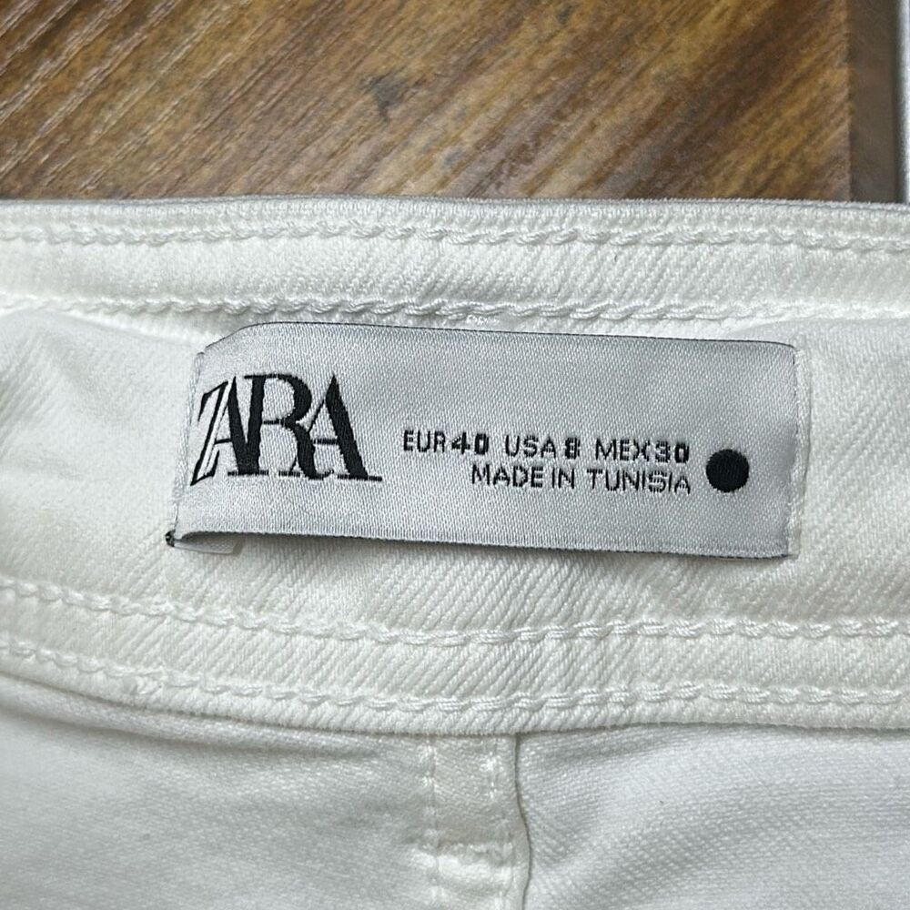 Zara High Rise Waist Flared Jeans Size 8 Raw Hem Wide Leg Pants White SPOT - Picture 8 of 8